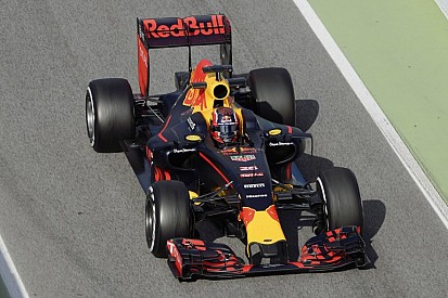 Kvyat élete egyik legsimább red bullos péntekjét zárta, míg Ricciardo a versenytempóban bízik!