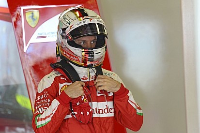 Sokkolt a Ferrari Bahreinben a harmadik edzésen: Vettel az élen Bahreinben Räikkönen előtt