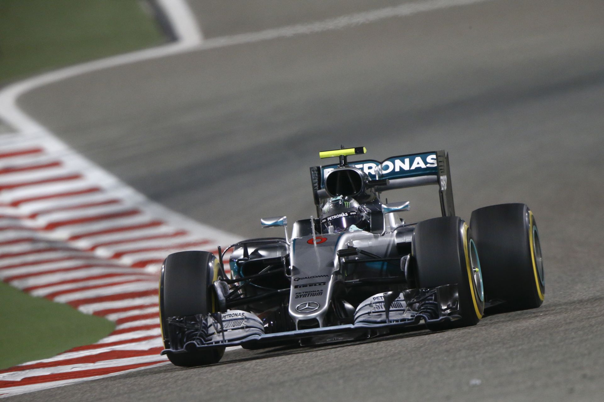 Rosberg szerint Hamilton büntetése nem nagy dolog