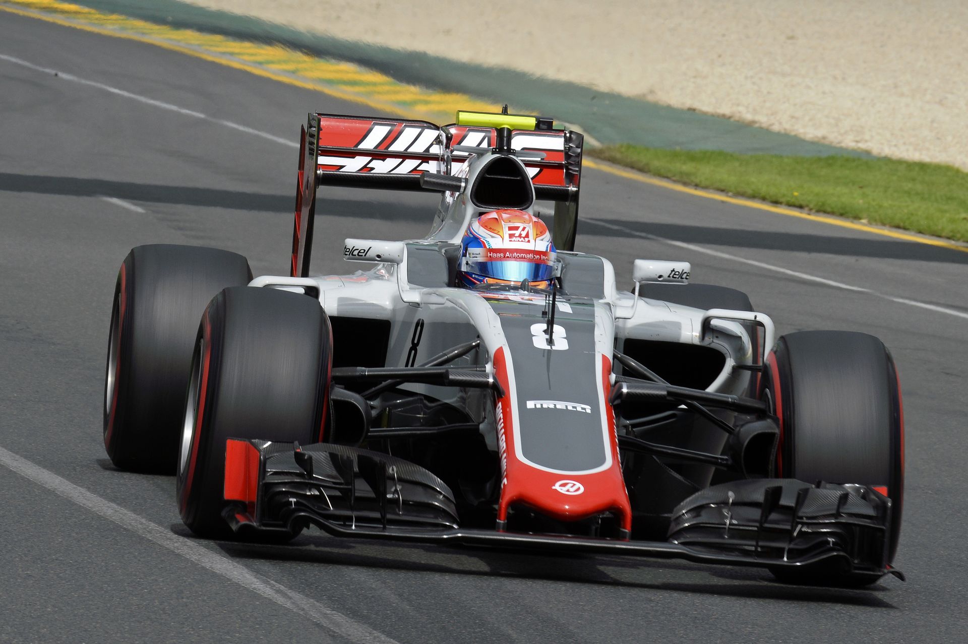 Ma 30 esztendős Romain Grosjean: születésnapi torta a Kínai Nagydíjon