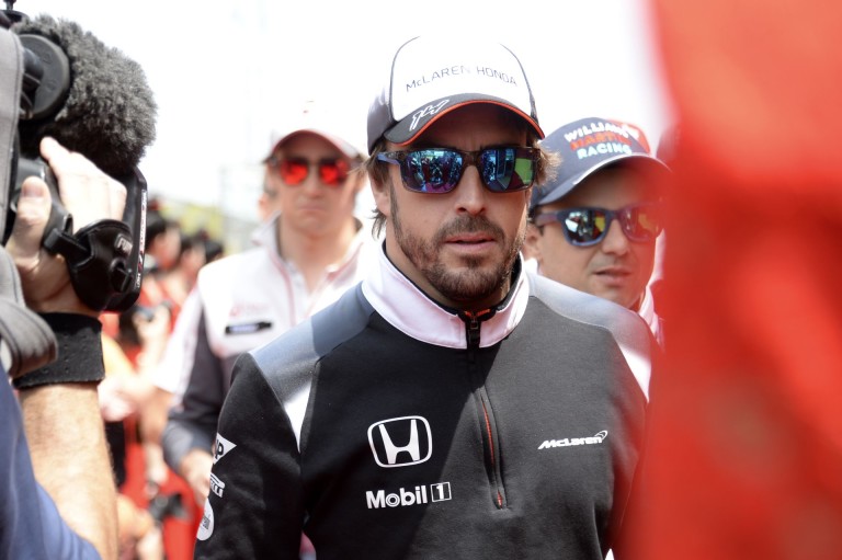 Alonso: „Bárkit legyőzök ugyanabban az autóban”