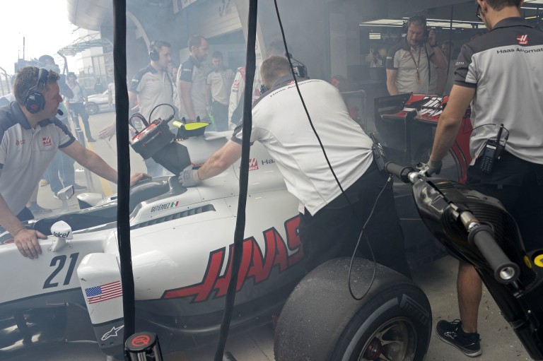 A gumik a felelősek a Haas Racing szenvedéséért - pontos magyarázat azonban még nincs!