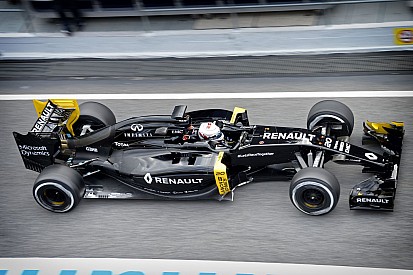 Egyre megbízhatóbb és versenyképesebb a gyári Renault a Forma-1-ben