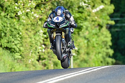 TT 2016, gara 2 Supersport: Ian Hutchinson vince ancora