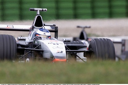 Palik László és Dávid Sándor: Coulthard elengedi Hakkinent (1998, Ausztrál Nagydíj)