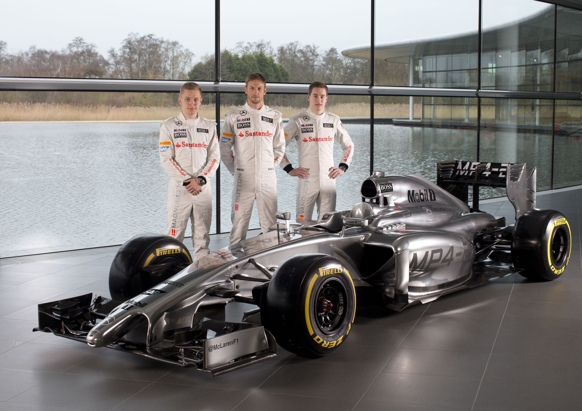 Button szerint Magnussen nagyon jó munkát végezhet a Renaultnál!