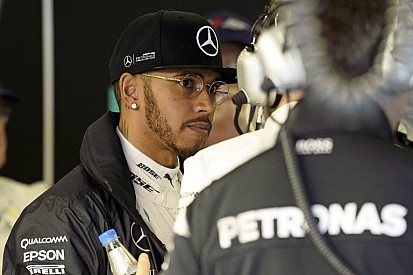 Mercedes: Hamilton hibázott, de akkor sem változtatjuk meg!