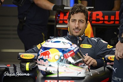 Red Bull: Ricciardo akár le is győzhet minket egy Ferrariban, ha nagyon akarja!