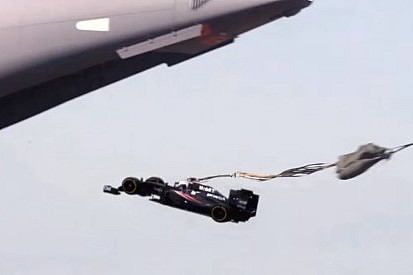 A McLaren-Honda jobb filmet csinált, mint a Halálos iramban: íme!