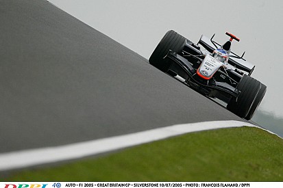 Egy fantasztikus kör Raikkönentől a McLarennel: Silverstone, 2005