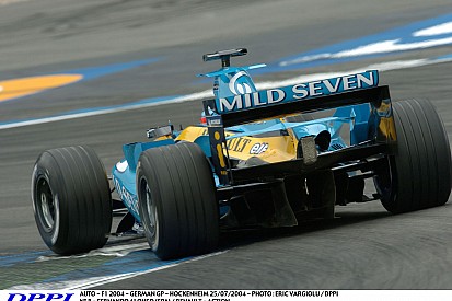 EPIC: Button és Alonso ádáz csatája 2004-ből