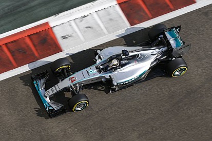 A Mercedes és a Pirelli miatt ismét változnak a 2017-es szabályok: széles Forma-1-es autók keskeny karosszériában