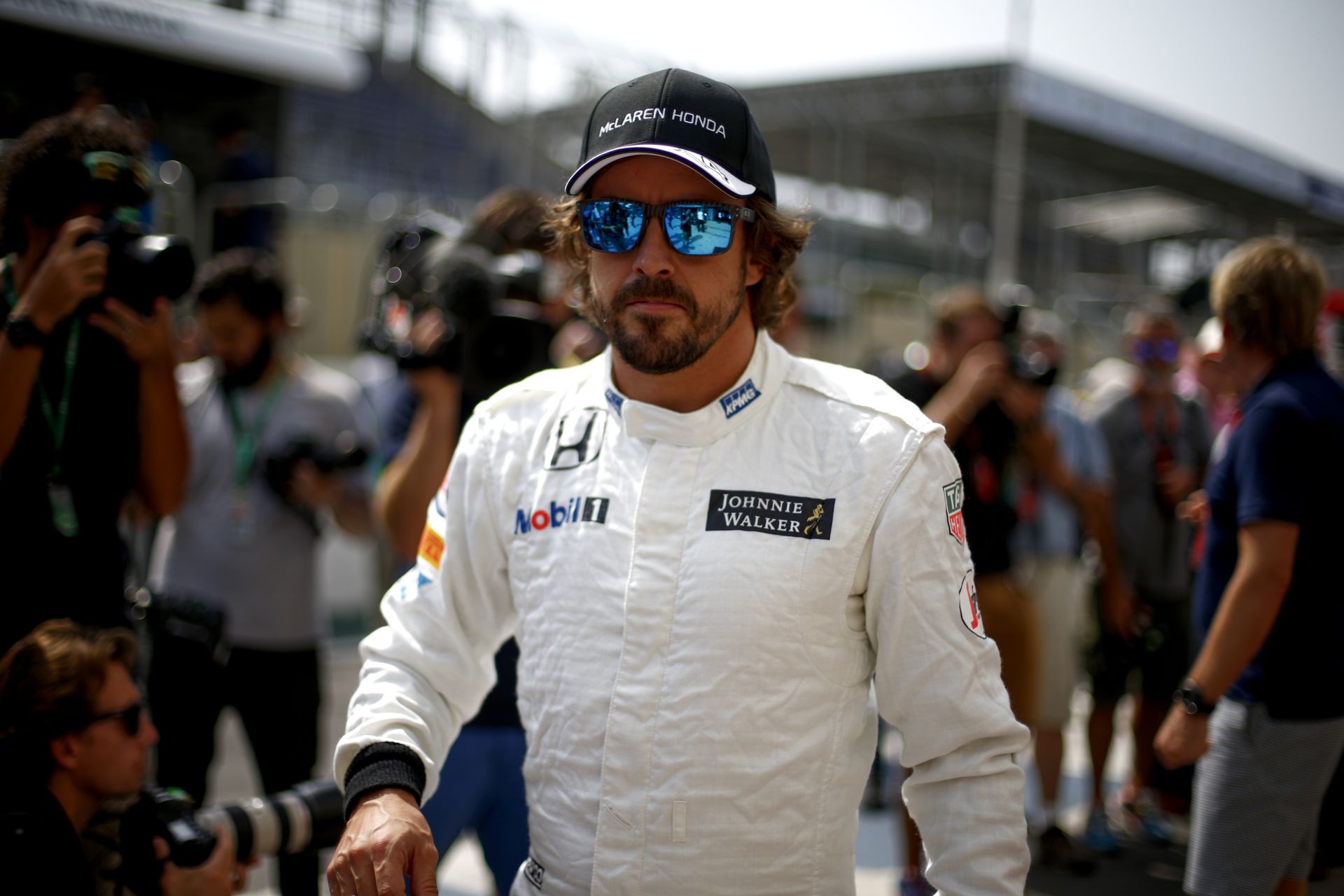 Mindkét McLaren célba ért: grid boyok, hit és remény maradt a csapatnak 2016 előtt