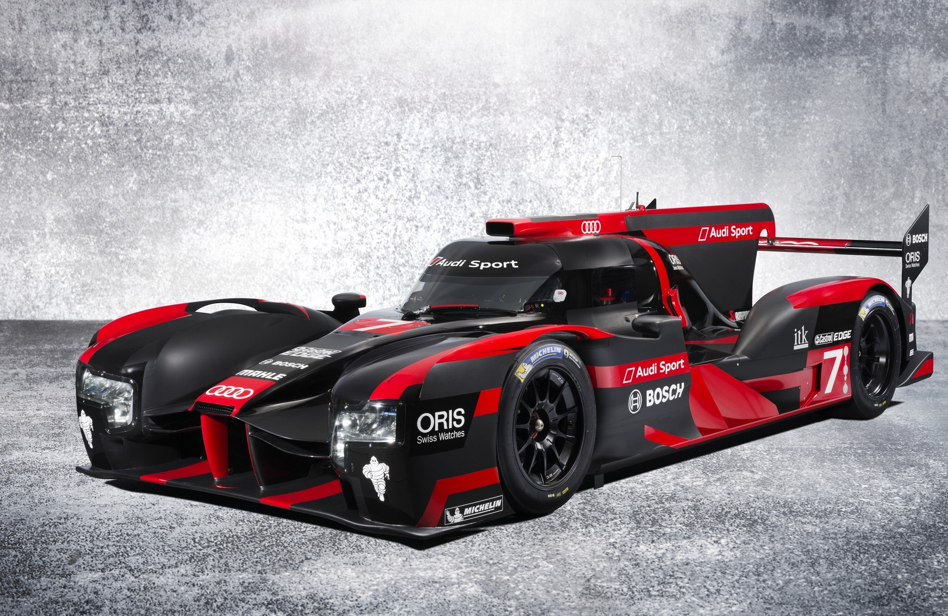 Bemutatkozott az Audi legújabb LMP1-es versenygépe: egy totálisan más konstrukció