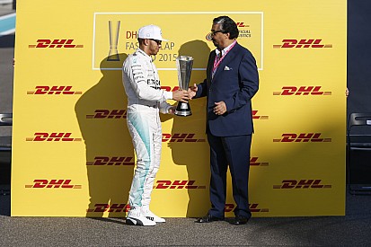 Hamilton és a Ferrari is különdíjat kapott a Forma-1 2015-ös szezonjában