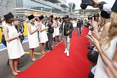Hamilton sajnálja, hogy Rosberg kiesett: aha.