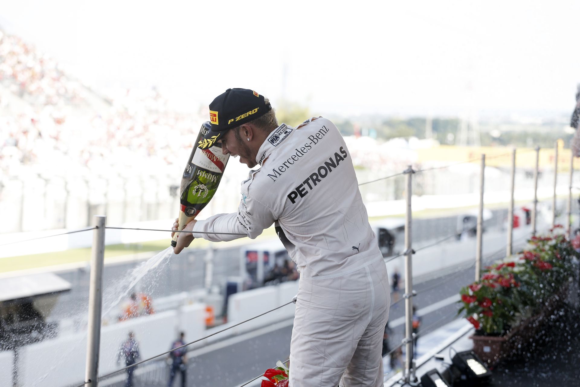 Hamilton megszerzi a harmadik címét vasárnap, ha…