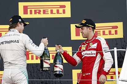 Vettel egy gyengébb Ferrarival veri Rosberget: ciki és nem kicsi