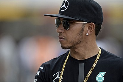 Vettel szerint Hamilton egy egészen kiváló világbajnok, akit nagyon nehéz legyőzni