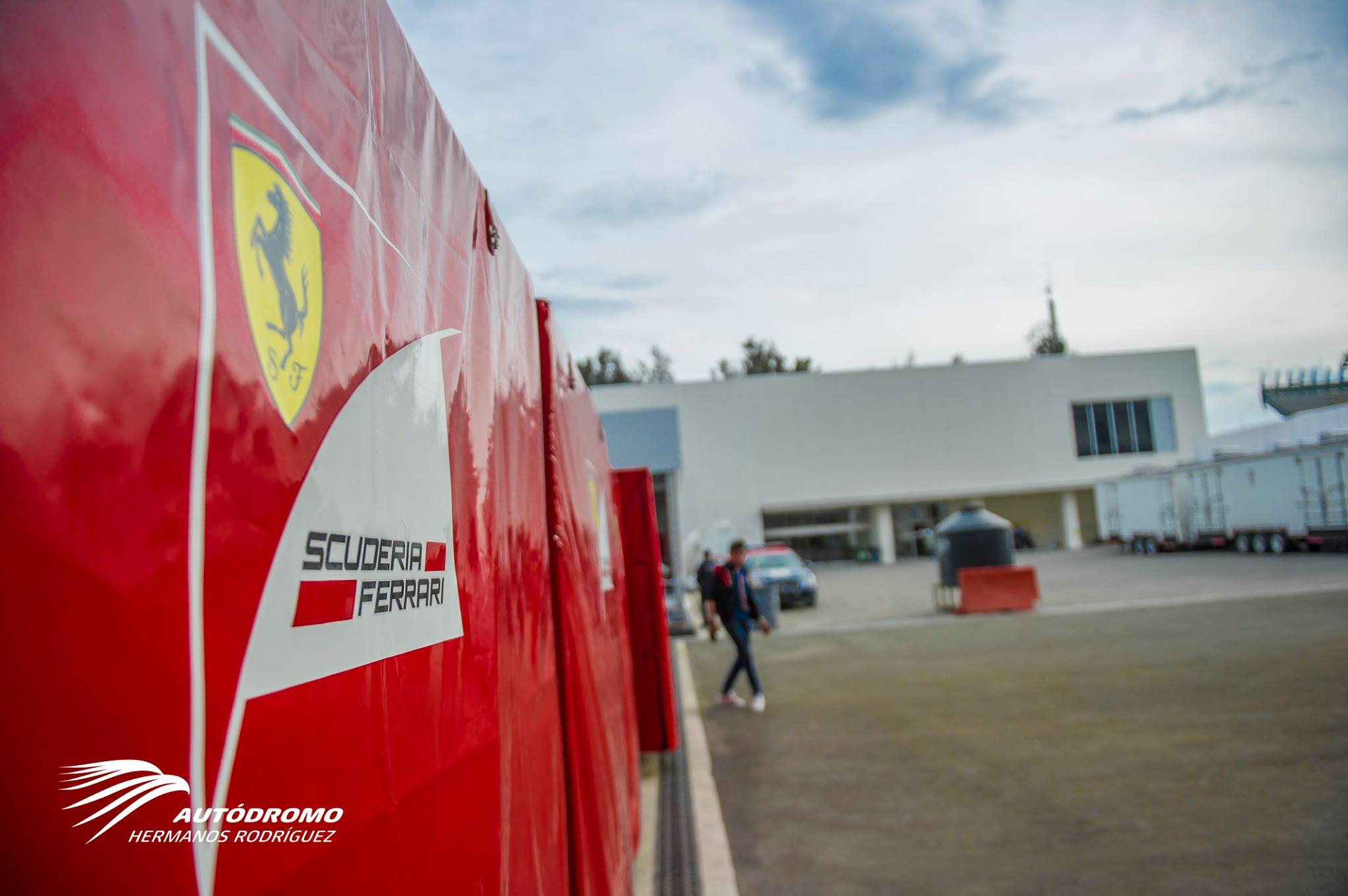 Egy nagy és friss képgaléria érkezett az új F1-es versenypályáról, Mexikóból