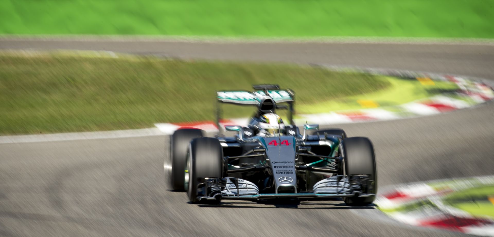 Mercedes: Álljon meg a menet, Hamilton még nem világbajnok!