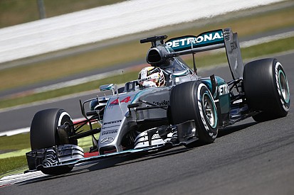 Hamilton rajtelsőségét érő köre Silverstone-ból: Brit Nagydíj 2015
