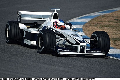Ha Bottas a Ferrarihoz szerződik, akkor Button, Hülkenberg, vagy Vandoorne lehet Massa csapattársa