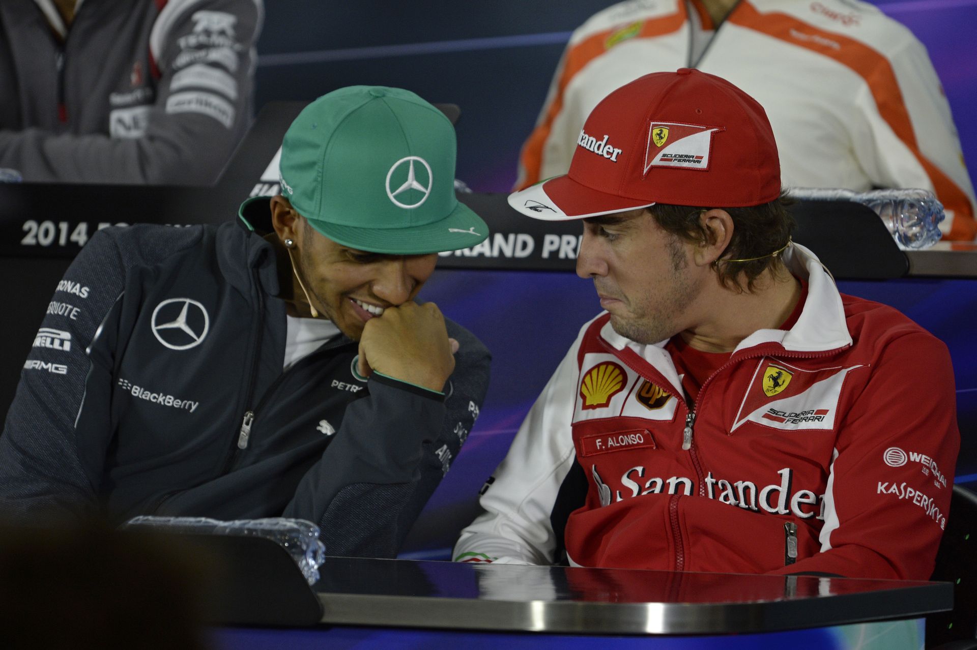 A Ferrari kinézte magának Hamiltont, miközben Bottasnak ajánlatot tett: Keresik Raikkönen utódját
