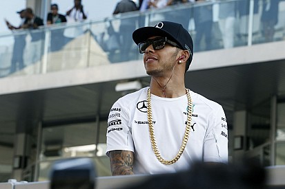 Hamilton: Olyat csináltam vasárnap, amit ezelőtt még soha