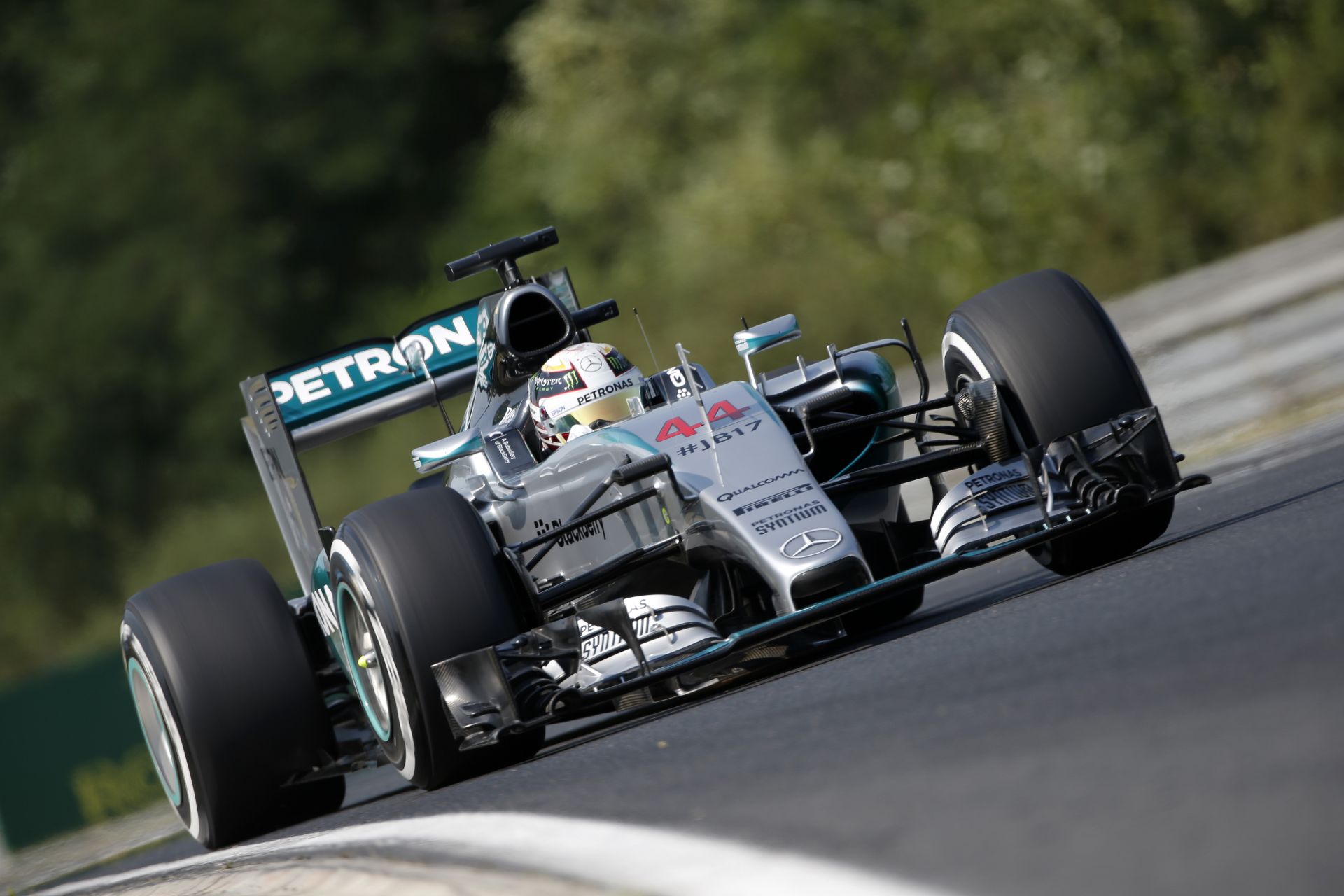 Hamilton volt a leggyorsabb az időmérő és Rosberg, valamint Vettel előtt a Hungaroringen! Alonso a legjobb 10-ben! Raikkönen Fer