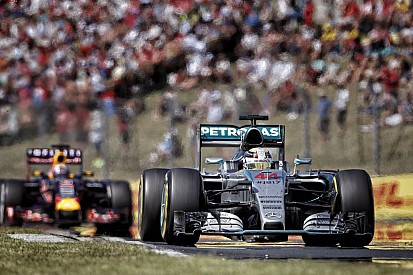 Lábon lövi magát a Mercedes, de az F1-et is gondozni kell: motor a Red Bullnak?!