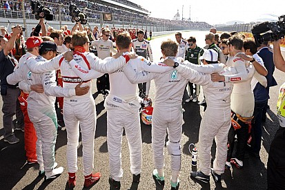 Hamilton Bianchi-nak ajánlotta a győzelmet, Grosjean elmorzsolt pár könnycseppet