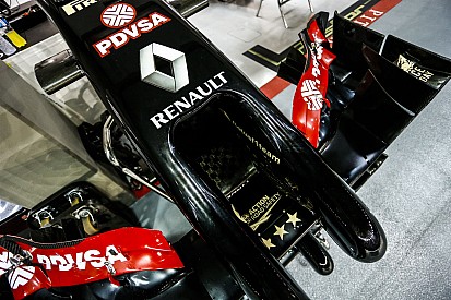 A Lotus Amerikában leszereli az „iker” első szárnyát