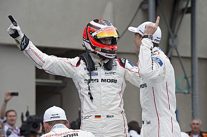 Button, Grosjean és a főnök is gratulált Hülkenbergnek