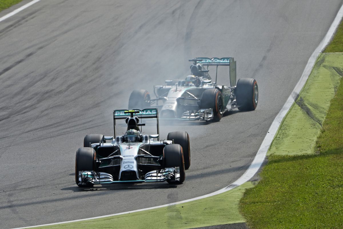 Rosberg: inkább második hely, mint kockás gumi és újabb kerékcsere