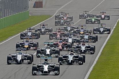 Hamilton hihetetlenül pontosan kapta el a rajtot Monzában, mégis sokat vesztett