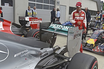 A büntetések után az Osztrák Nagydíj hivatalos rajtrácsa: Button-Alonso utolsó sor