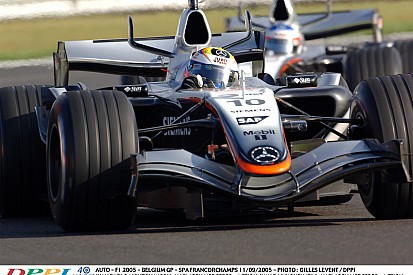 Raikkönen és a brutális V10-es McLaren-Mercedes Spa-ban: Megkönnyeztük!