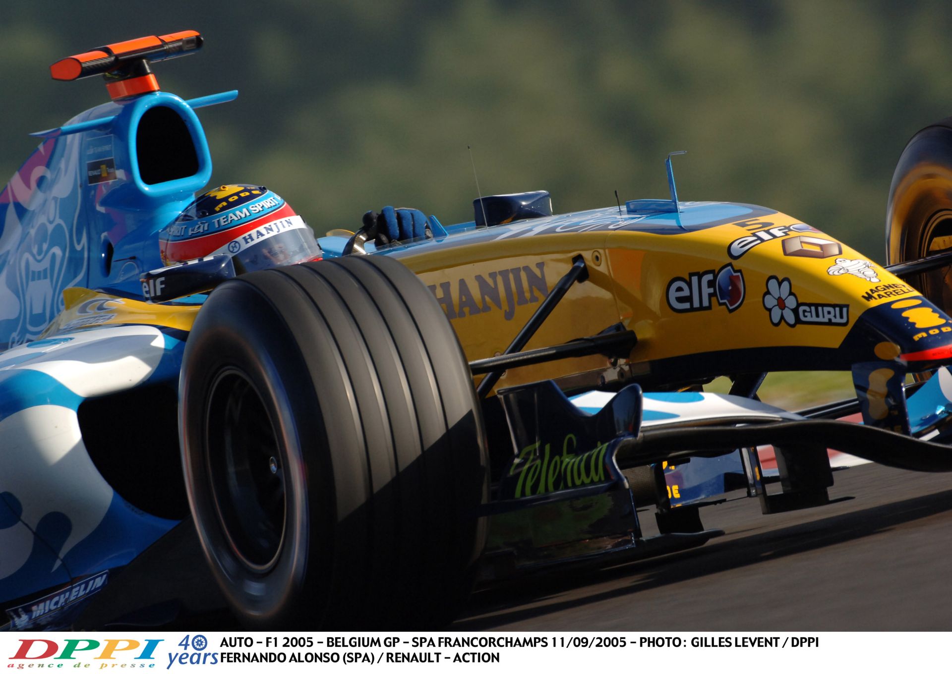 Alonso a világbajnok Renault volánja mögött Spa-ban: Üvölt a V10