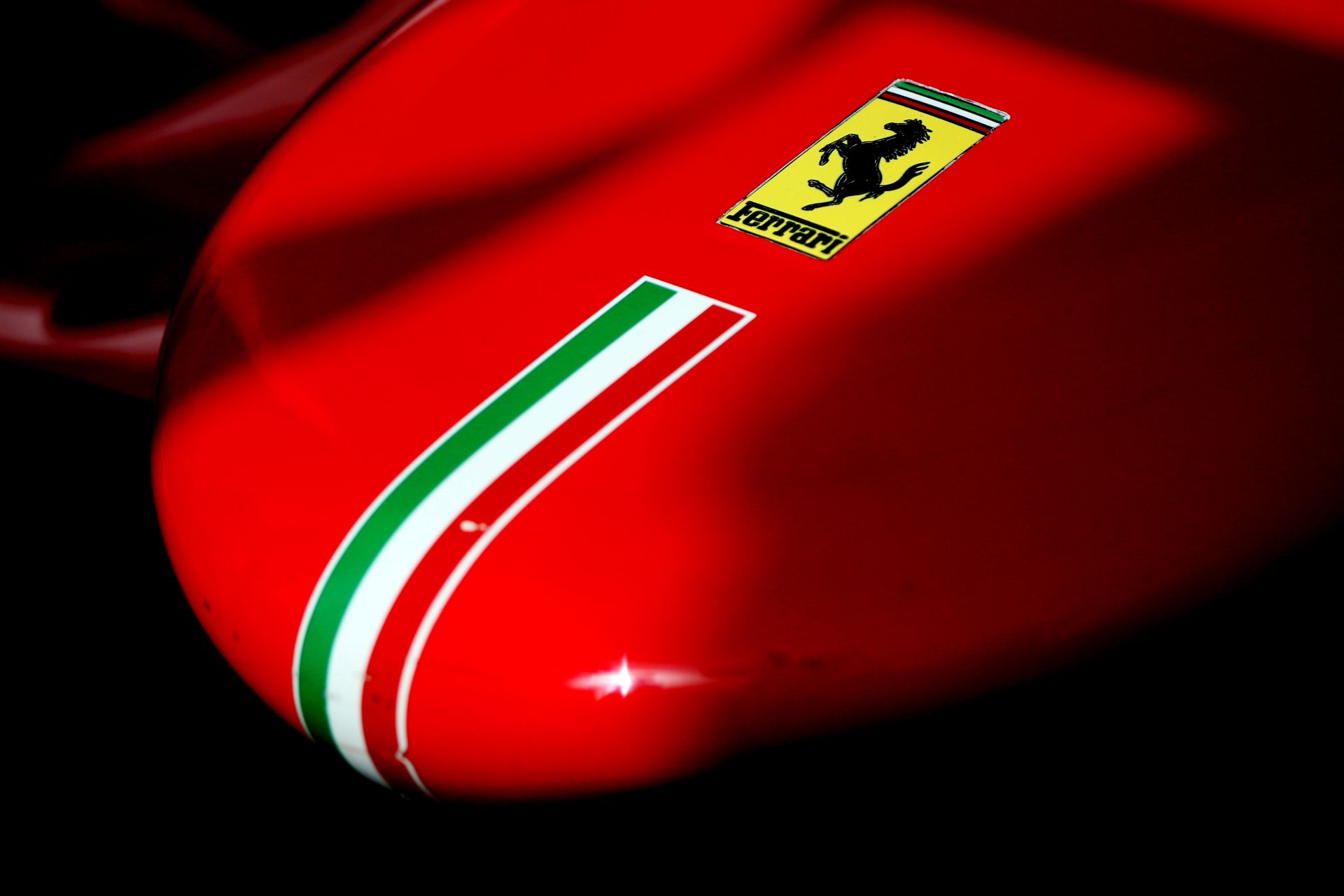 Hiába a kiábrándító év a Ferraritól, brutálisat kaszált a Forma-1-ben