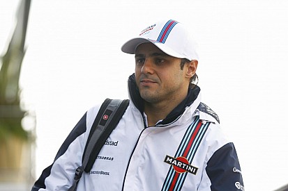 Massa autója tele lett Hamilton gumijával: a brazil 2 másodpercet bukott körönként