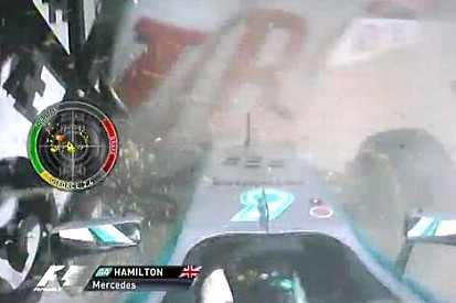 Hamilton összetörte a Mercedest Hockenheimben: komoly csattanás a stadionban