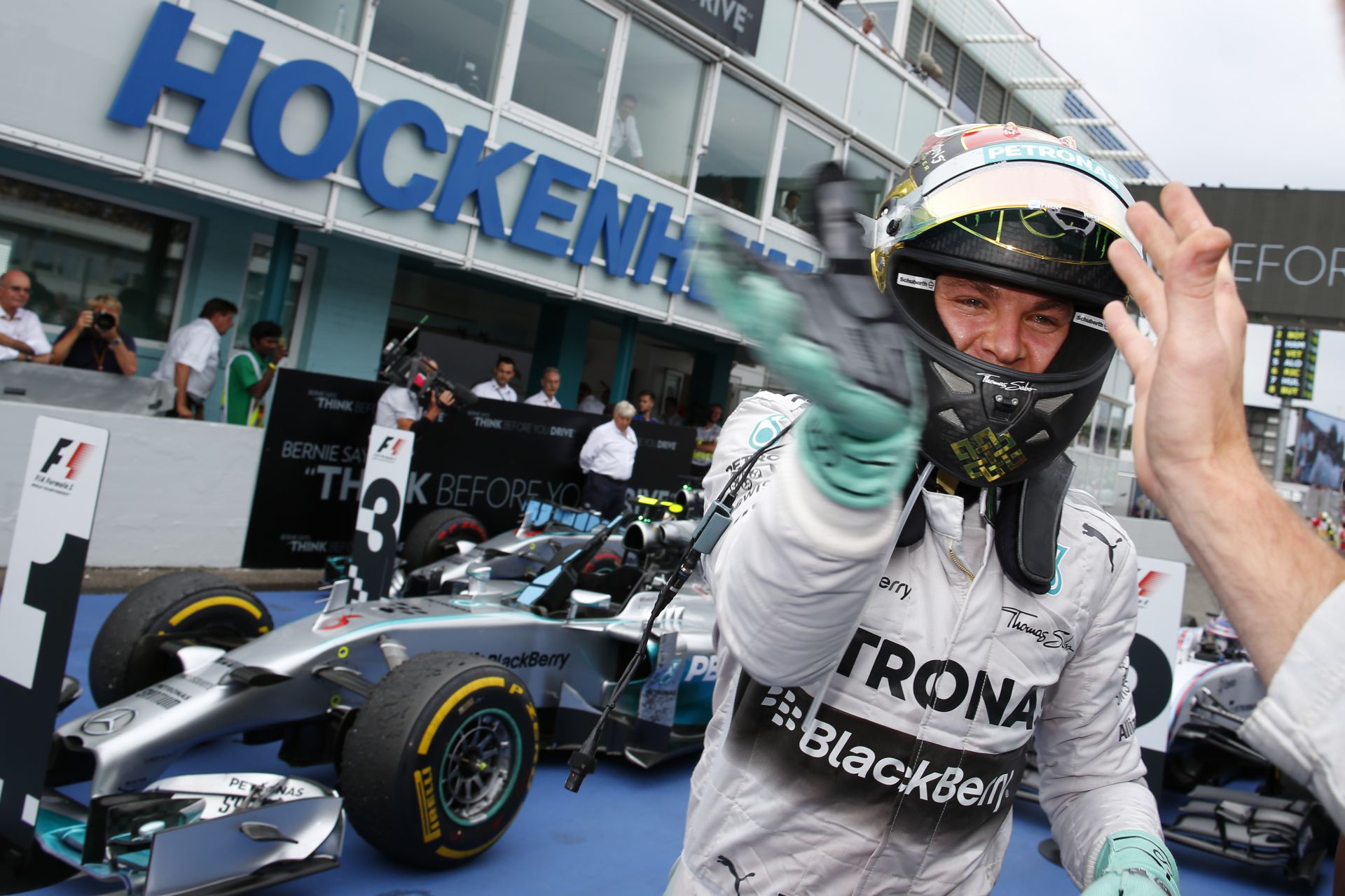 Mercedes: olyan mintha kettős győzelmet arattunk volna, ez a világ legjobb márkája!