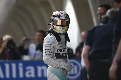 Hamilton nagyon simán nyert Kínában Rosberg és Vettel előtt! Raikkönen ismét negyedik lett! Mindkét McLaren célba ért!