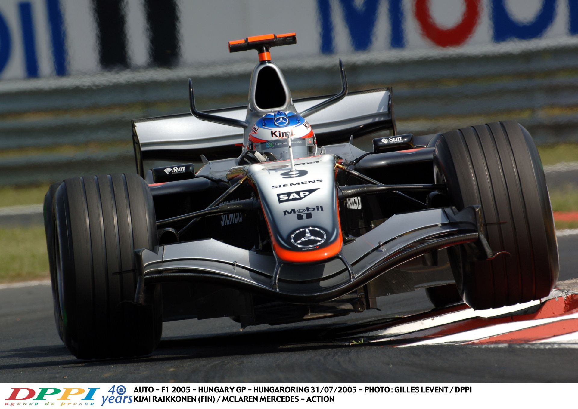 Räikkönen a Hungaroringen 2005-ben a McLarennel: Brutális sebesség, csodálatos hangok