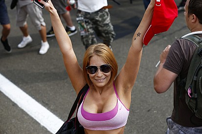 Brutálisan jó volt az idei Magyar Nagydíj! ÉLŐBEN a HUNGARORING után! Csatlakozz és kérdezz élőben!