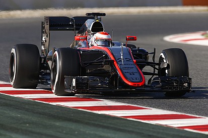 Button: Kár, hogy Alonso nincs itt, de Magnussen jó munkát fog végezni a helyén