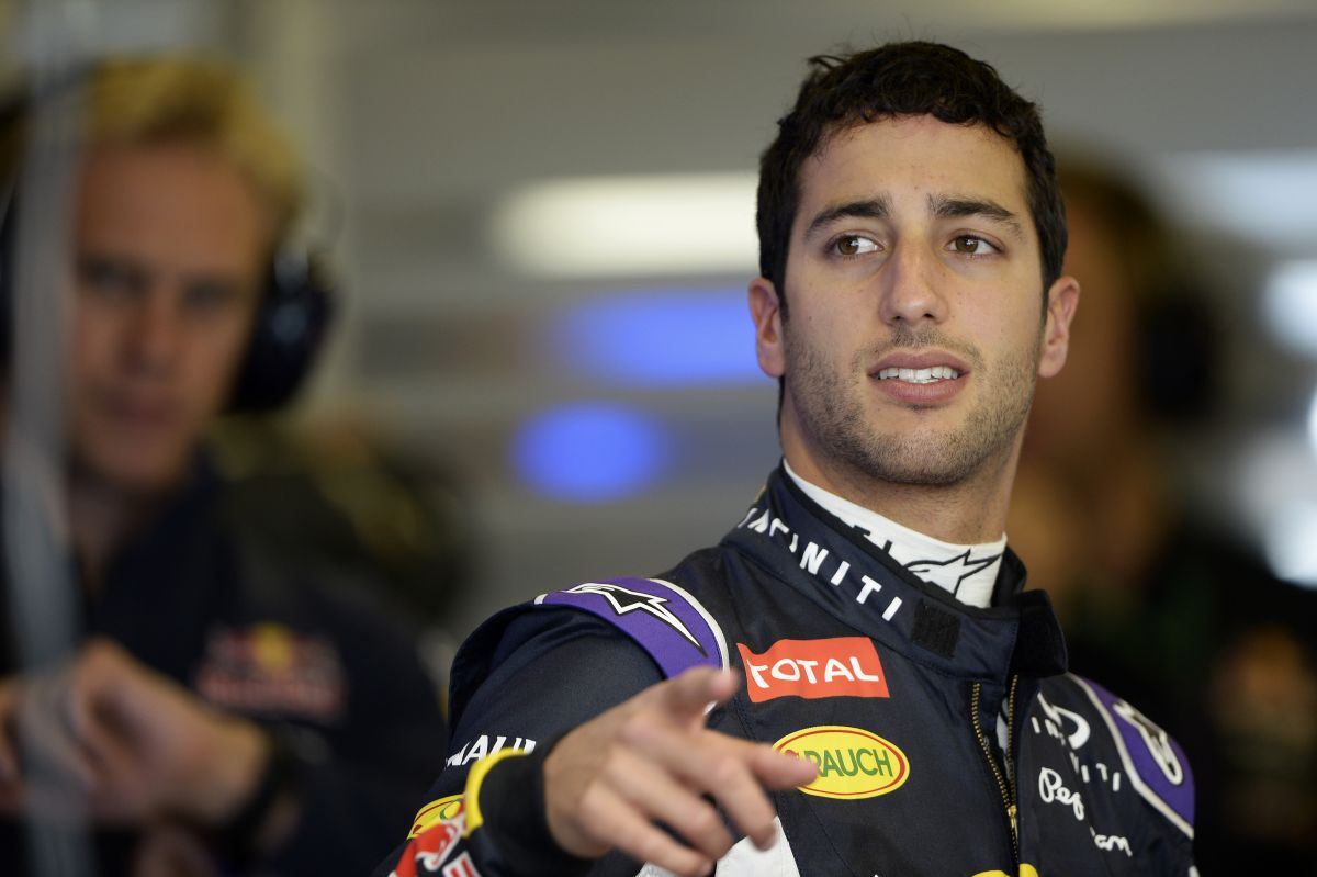 Nincs könnyű helyzetben Ricciardo, de legalább túléli a motor