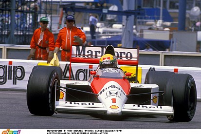 Így kell vezetni Monacóban: Ayrton Senna megmutatja