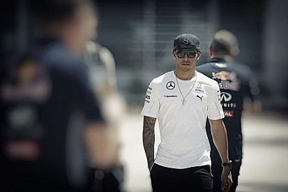 Hamilton és Rosberg az élen az időmérő előtt! Varázsolt a Force India és megérkezett a Williams! Eltűnt a Red Bull